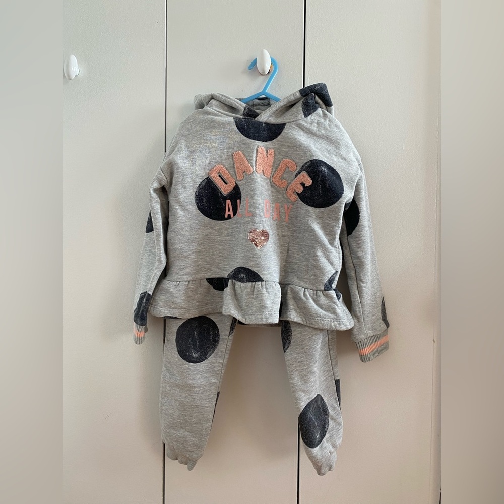 Marks and Spencer sweatshirts and sweatpants set 5-6T